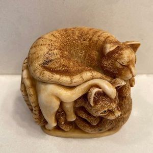 Harmony Kingdom “Purrfect Friends” Small Trinket Box.